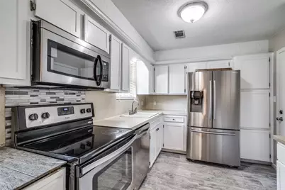 908 Redberry Hill Road, Baytown, TX 77521 - Photo 16