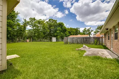 908 Redberry Hill Road, Baytown, TX 77521 - Photo 32