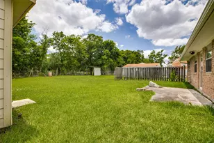 908 Redberry Hill Rd, Baytown, TX 77521 - Photo 32