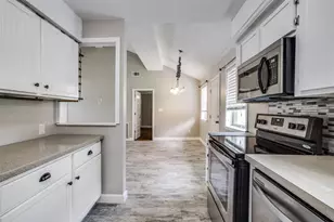 908 Redberry Hill Rd, Baytown, TX 77521 - Photo 20