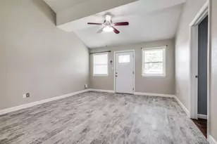 908 Redberry Hill Rd, Baytown, TX 77521 - Photo 6