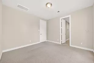 8810 Lakeshore Bend Dr, Houston, TX 77080 - Photo 12
