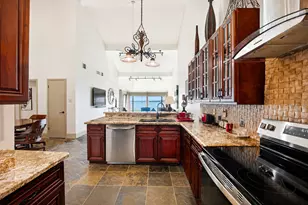 96 April Point Dr N, Conroe, TX 77356 - Photo 8