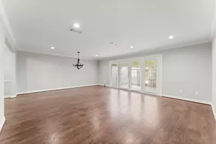 13346 Trail Hollow Dr, Houston, TX 77079 - Photo 10