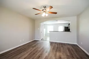 261 Kellyn Ct, Conroe, TX 77306 - Photo 4