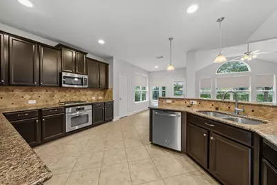 18450 W Laura Shore Drive, Cypress, TX 77433 - Photo 10