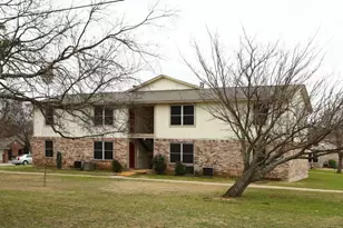 909 W 7th St, Justin, TX 76247 - Photo 4