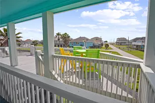 2566 Tide Dr, Crystal Beach, TX 77650 - Photo 4