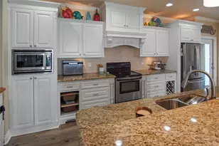 2566 Tide Dr, Crystal Beach, TX 77650 - Photo 20