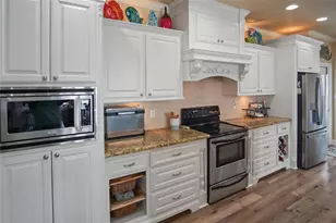 2566 Tide Dr, Crystal Beach, TX 77650 - Photo 18