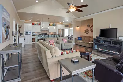 2566 Tide Drive, Crystal Beach, TX 77650 - Photo 10