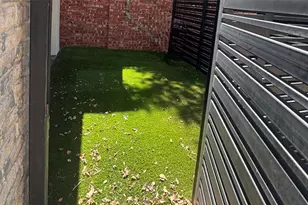 1405 Indiana St, Houston, TX 77006 - Photo 32