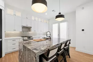 1405 Indiana St, Houston, TX 77006 - Photo 2