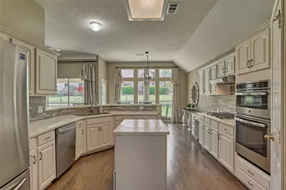 161 April Waters Drive N, Conroe, TX 77356 - Photo 20