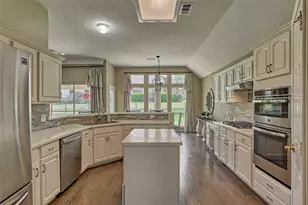 161 April Waters Dr N, Conroe, TX 77356 - Photo 20