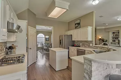 161 April Waters Drive N, Conroe, TX 77356 - Photo 18