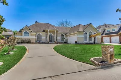 161 April Waters Drive N, Conroe, TX 77356 - Photo 2