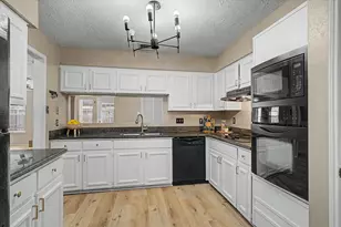 794 Thicket Ln, Houston, TX 77079 - Photo 20