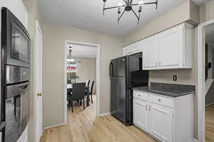 794 Thicket Ln, Houston, TX 77079 - Photo 18