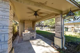 301 Bonham St, Columbus, TX 78934 - Photo 38