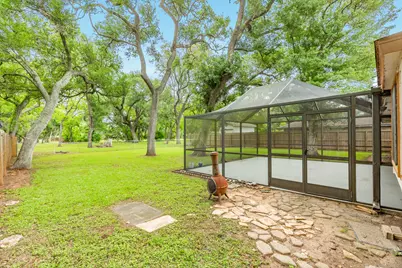 224 Banyan Street, Lake Jackson, TX 77566 - Photo 8