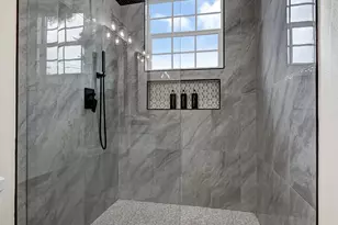 2412 Lucas St, Houston, TX 77026 - Photo 16