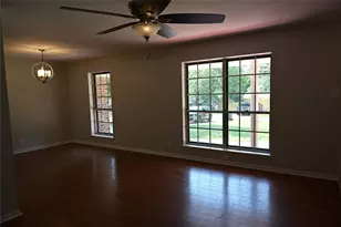 212 Summit Dr, Conroe, TX 77303 - Photo 8