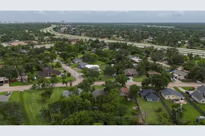 211 Magnolia Street, Lake Jackson, TX 77566 - Photo 38