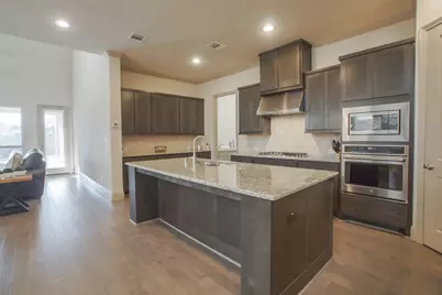 47 N Lochwood Way, The Woodlands, TX 77375 - Photo 10