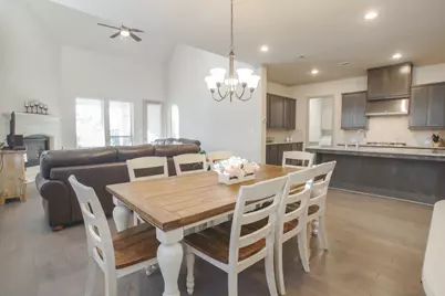 47 N Lochwood Way, The Woodlands, TX 77375 - Photo 18
