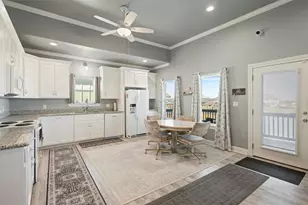 2005 Nelson St, Port Bolivar, TX 77650 - Photo 18