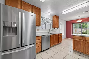 7522 Flair Oaks Dr, Houston, TX 77040 - Photo 12