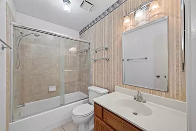 7522 Flair Oaks Drive, Houston, TX 77040 - Photo 16