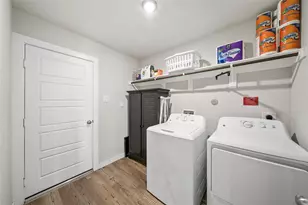 1217 Lancer Leap Dr, Alvin, TX 77511 - Photo 16