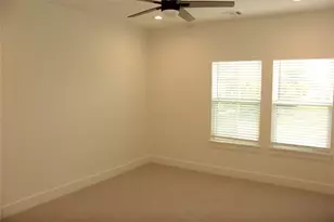 5217 Pickfair St, Houston, TX 77026 - Photo 26