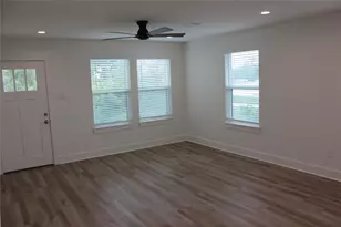 5217 Pickfair St, Houston, TX 77026 - Photo 22