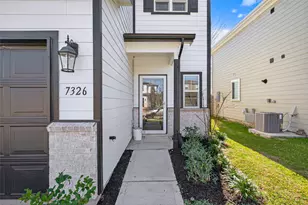 7326 Madison Cmns Ln, Houston, TX 77075 - Photo 2