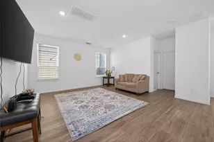 7326 Madison Cmns Ln, Houston, TX 77075 - Photo 6