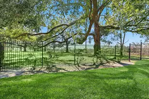 6810 Casablanca Dr, Houston, TX 77088 - Photo 38