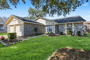 6810 Casablanca Dr, Houston, TX 77088 - Photo 2