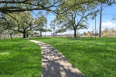 6810 Casablanca Drive, Houston, TX 77088 - Photo 36