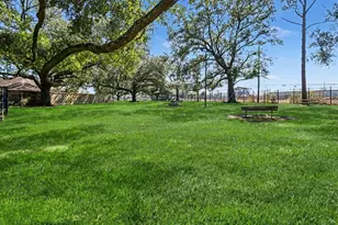 6810 Casablanca Dr, Houston, TX 77088 - Photo 38