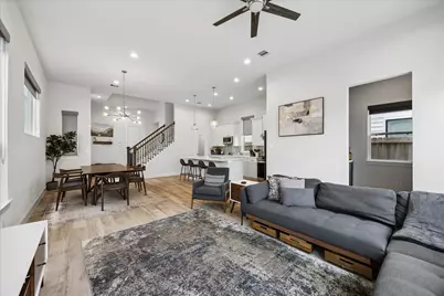 2804 Grand Fountains Drive #B, Houston, TX 77054 - Photo 4