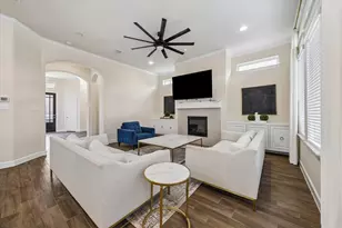 5120 E Lacey Garden Loop, Houston, TX 77018 - Photo 8