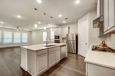 111 E Silky Sephora Court, Montgomery, TX 77316 - Photo 8