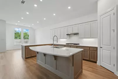 12242 Valencia Boulevard, Mont Belvieu, TX 77523 - Photo 4