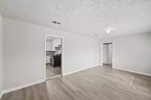 8829 Woodlyn Rd, Houston, TX 77078 - Photo 4