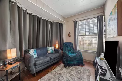 715 Broadway Street, Galveston, TX 77550 - Photo 20
