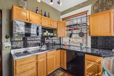 715 Broadway Street, Galveston, TX 77550 - Photo 14