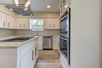 8206 Tiger Lane, Houston, TX 77040 - Photo 10